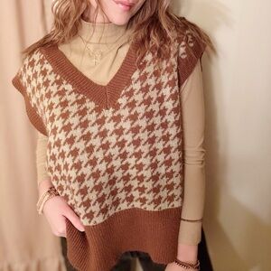 Glam Textured Knit in Warm Brown and Cream
